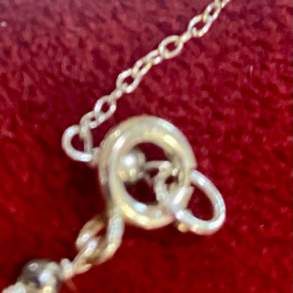 Beautiful , NIB, mother of Pearl necklace and earrings.